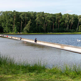 Fietsen door het water