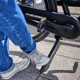 Stabiel parkeren met de tweepootstandaard